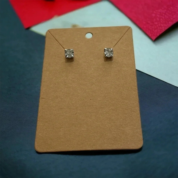 Clear Rhinestone Elegant Stud Earrings - Picture 3 of 4